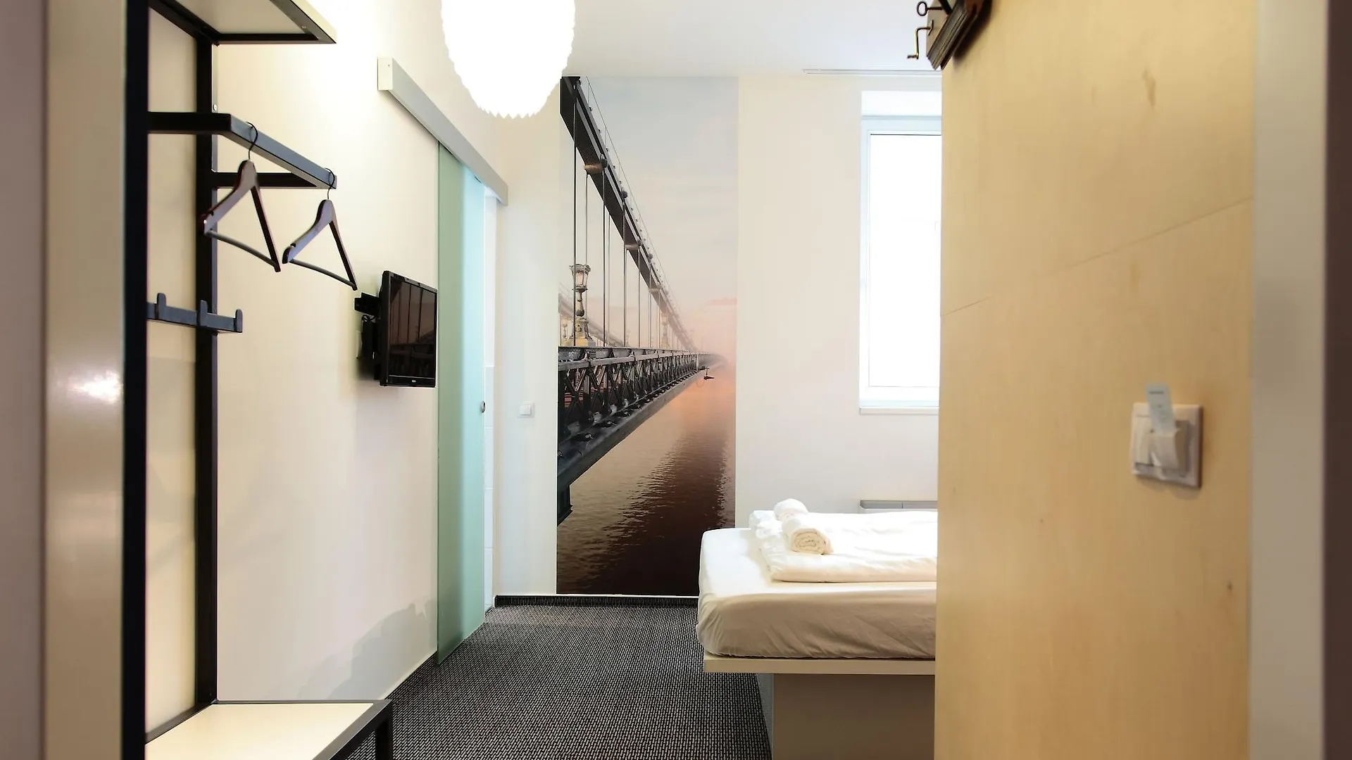 Maverick Budapest Soho 0*,