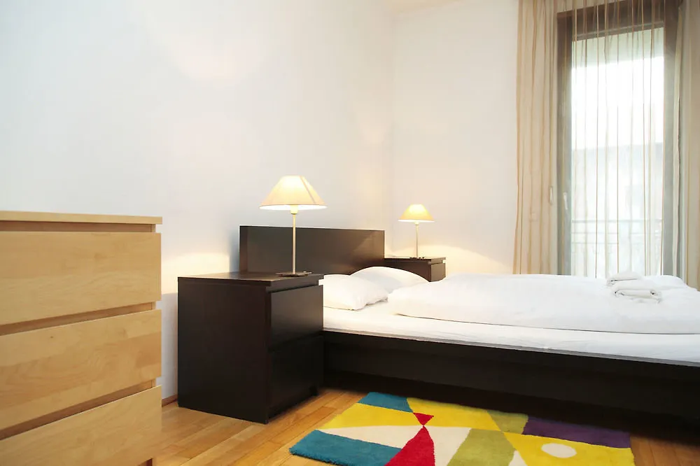Maverick Budapest Soho 0*,