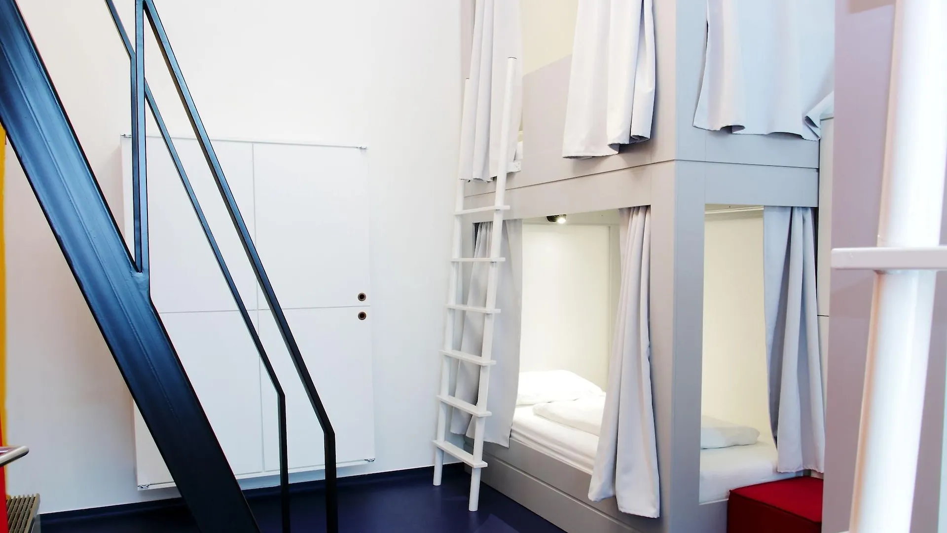 Maverick Budapest Soho 0*,